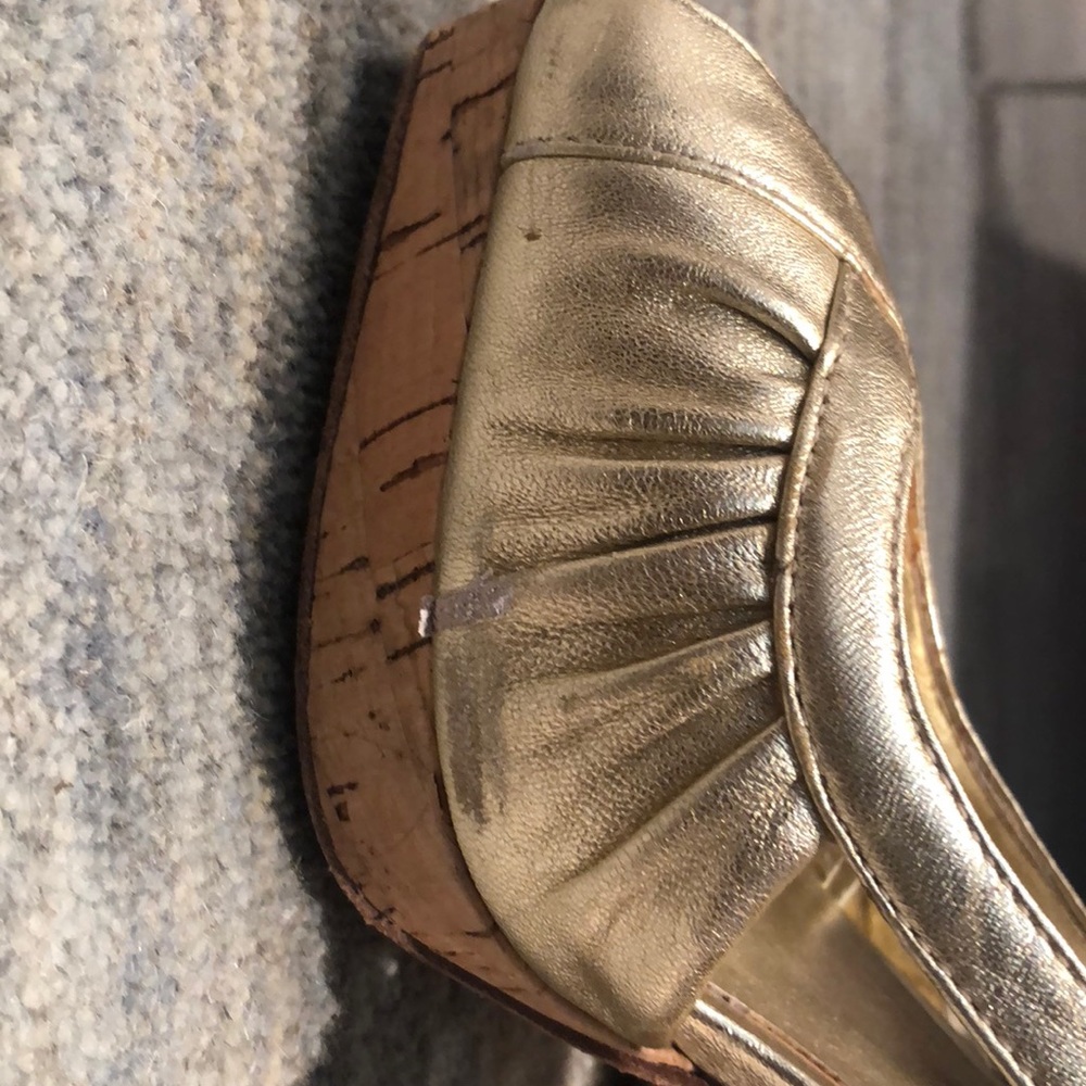 Aldo made in Italy gold peep toe chunky heels 36 - Picture 2 of 6